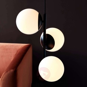 Lampa wisząca Lilly, opalowa biel, uchwyt czarny