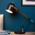 Lampa biurkowa Waylon o wzornictwie retro