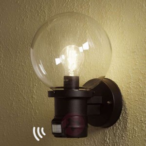 Zewnętrzna lampa ścienna NEMI z czujnikiem ruchu