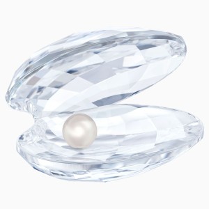 Shell with pearl, small