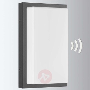 Babett – lampa zewnętrzna z czujnikiem i LED