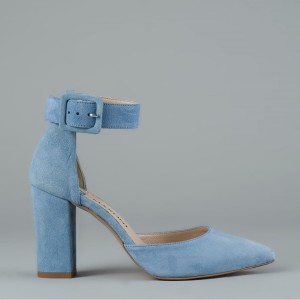 Błękitne czółenka