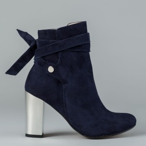 Granatowe botki letnie