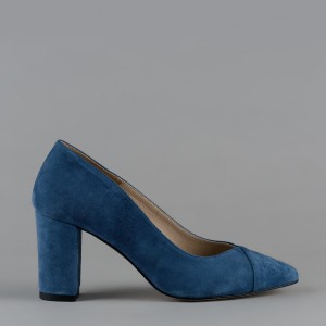 Granatowe czółenka