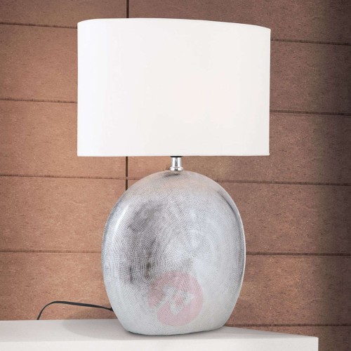 1ac1b30b7f19e6f5204af827579fdddd