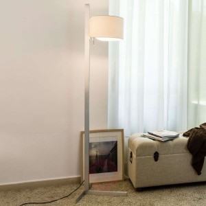 Lampa stojąca Stand-up z regulowanym kloszem