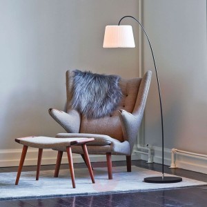 LE KLINT Snowdrop lampa stojąca, klosz biały