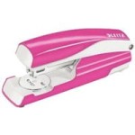 Zszywacz LEITZ Wow 5502 do 30 kartek metaliczny różowy