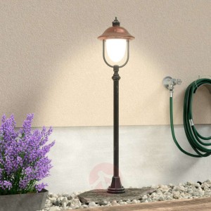 Atrakcyjny słupek oświetleniowy Peggy z miedzi