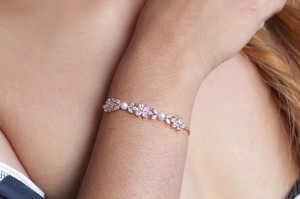 Clear Sky Star Bracelet