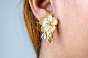 Golden Daisy Dew Earrings