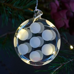 Kula dekoracyjna LED Polka ze szkła wisząca, Ø 8cm