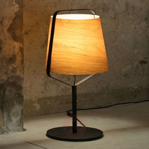 Nowoczesna drewniana lampa stołowa Stood