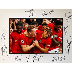 Manchester United Framed Multi Signed Photo Mount