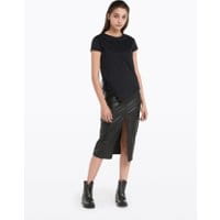 T-shirt z falbankami