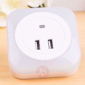 Lampka nocna LED Brit czujnik złącze USB kanciasta