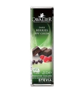 Baton z deserowej czekolady z owocami leśnymi Cavalier 40 g