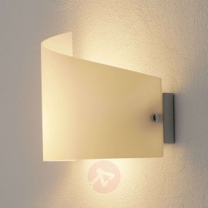 Lampa ścienna Moa z zamaszystym szklanym kloszem