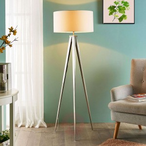 Trójnożna lampa stojąca Benik, piękny kształt