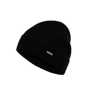 Czapka z żywej wełny