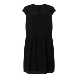 Sukienka PLUS SIZE z ozdobnymi tasiemkami