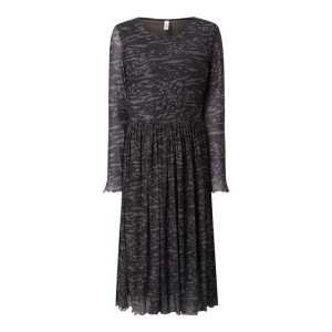 Sukienka midi ze wzorem moro