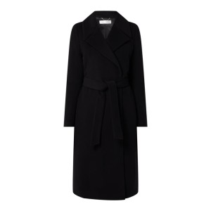 Płaszcz z paskiem w talii