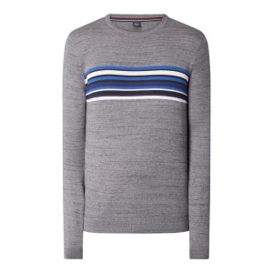 Sweter z paskami w kontrastowym kolorze