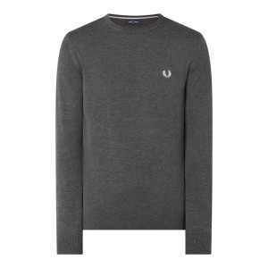 Sweter z wyhaftowanym logo