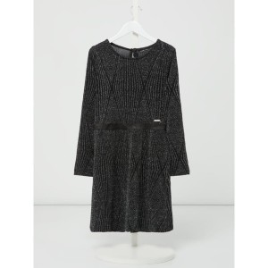 Sukienka z efektowną przędzą