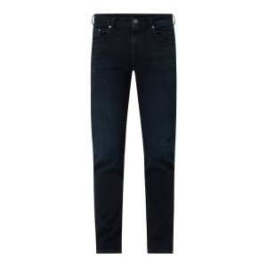 Jeansy o kroju slim fit z naszywką z logo