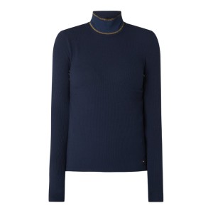 Sweter z prążkowaną fakturą