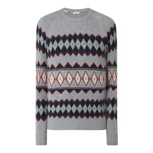 Sweter z norweskim wzorem z raglanowymi rękawami