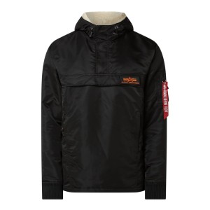 Kurtka zakładana przez głowę z watowaniem