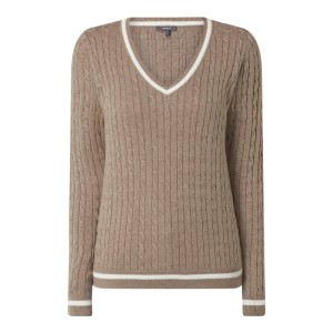 Sweter ze ściegiem warkoczowym