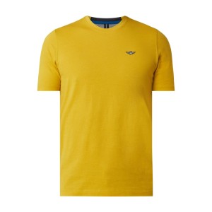 T-shirt z plakietkami