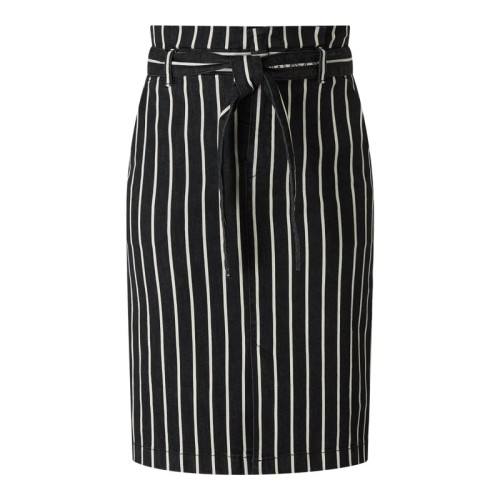 f6b3078283cc8cdab821e0526ee40291