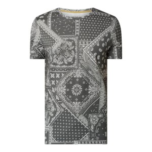 T-shirt ze wzorem na całej powierzchni