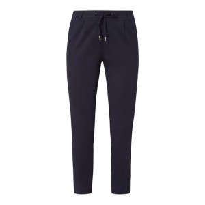 Luźne spodnie z zakładkami w pasie