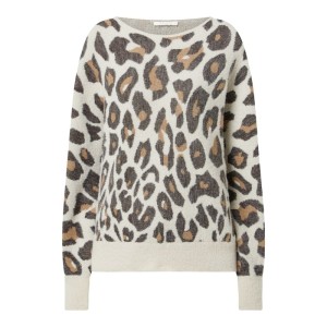 Sweter z wzorem w panterkę