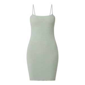 Sukienka z dodatkiem streczu