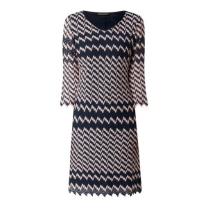 Sukienka w zygzaki