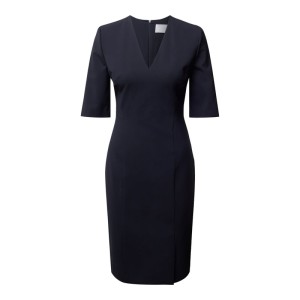 Sukienka etui z dekoltem w serek