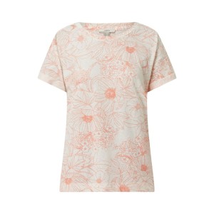 T-shirt we wzory na całej powierzchni