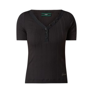 T-shirt z ozdobnymi guzikami