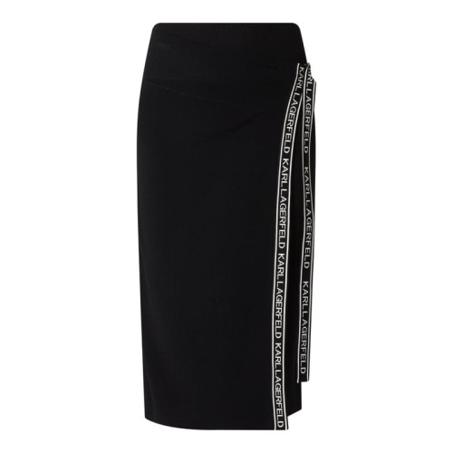 0213eb5da8246e855fbb4d6440cecee2