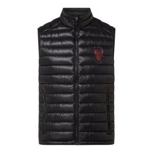 Kamizelka pikowana z kieszeniami zapinanymi na zamek błyskawiczny