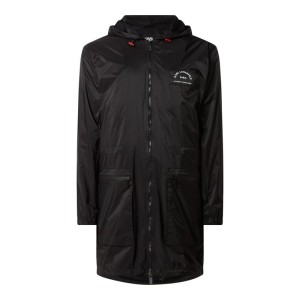 Wiatrówka z nadrukami z logo