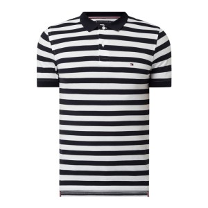 Koszulka polo o kroju regular fit ze wzorem w paski