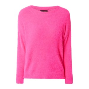Sweter z włochatego materiału